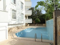 Просторная трехкомнатная квартра в доме с бассейном в Алании (Турция)