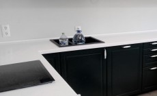Staron: белая кухонная столешница из искусственного камня