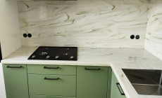 Corian Onyx: столешница со стеновыми для зелёной кухни