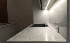 Мраморные текстуры в интерьере кухни