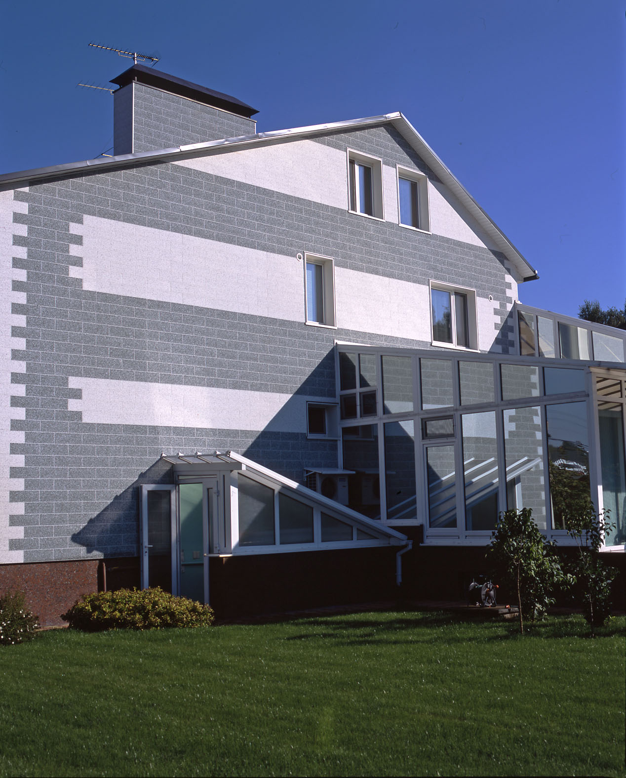 Навесной вентилируемый фасад фирмы Vinylit (Germany)