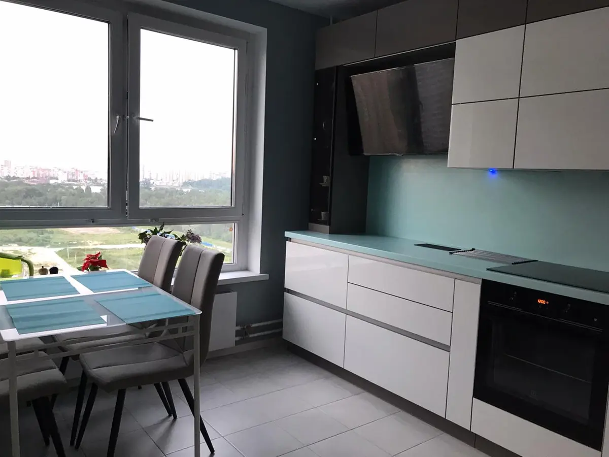 Столешница с кухонным фартуком из искусственного камня Corian Mint Ice 1
