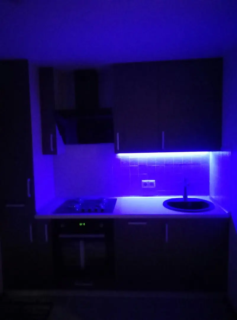 Кухня с декоративной подсветкой от Premier Garden 3