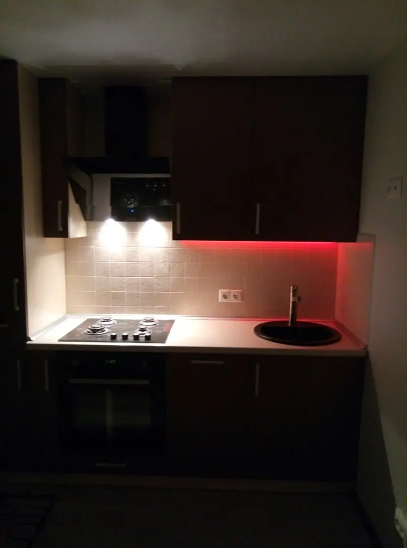 Кухня с декоративной подсветкой от Premier Garden 5