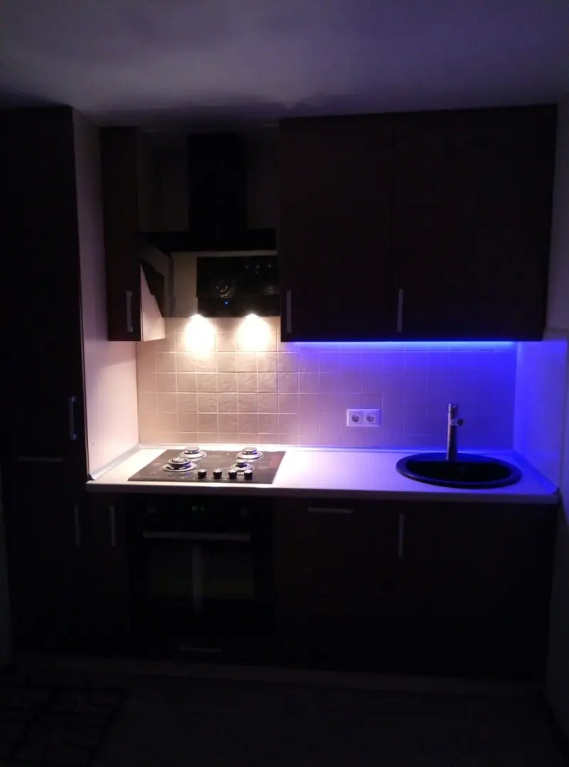 Кухня с декоративной подсветкой от Premier Garden 6