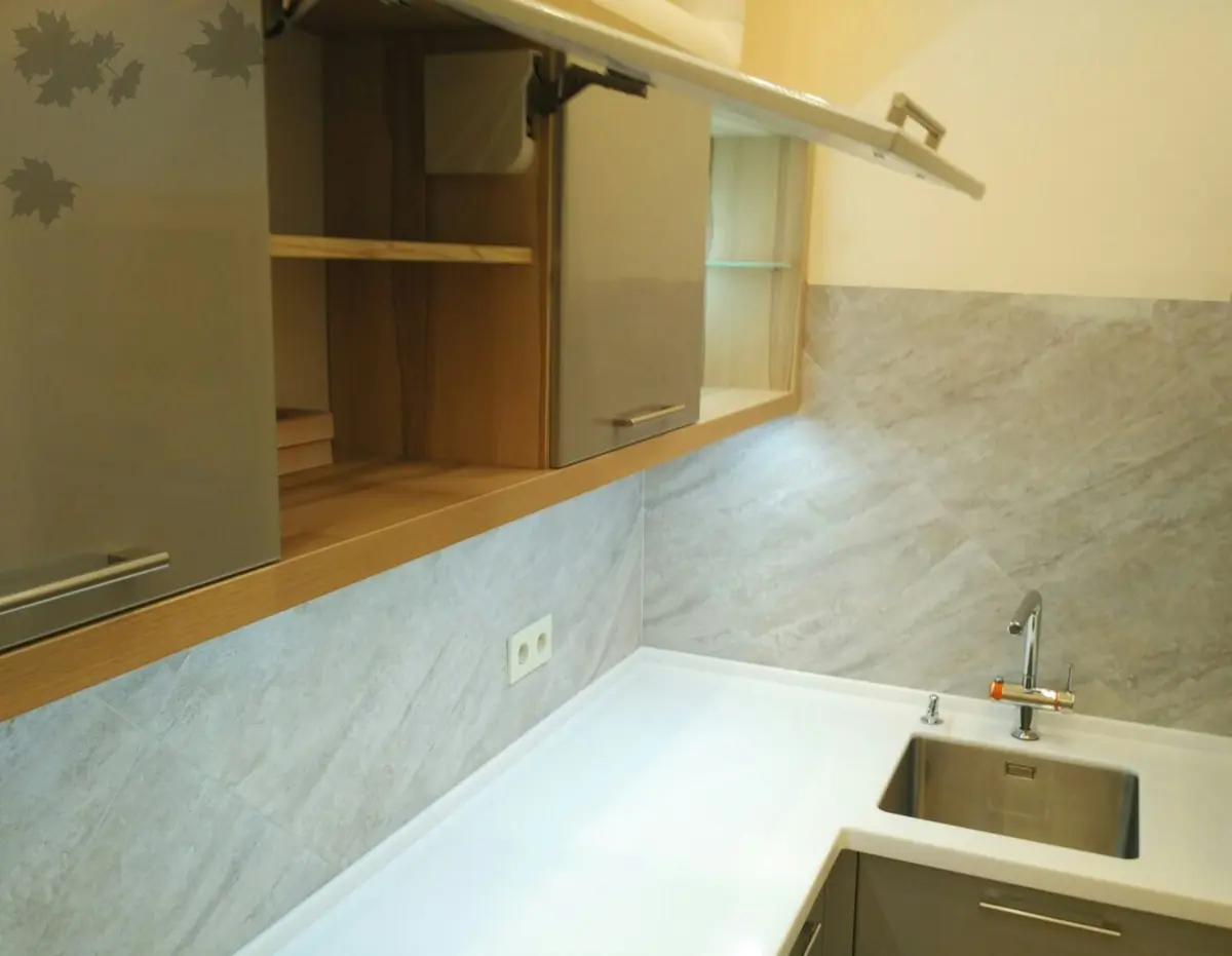Кухонный гарнитур с декоративной подсветкой от Premier Garden 4