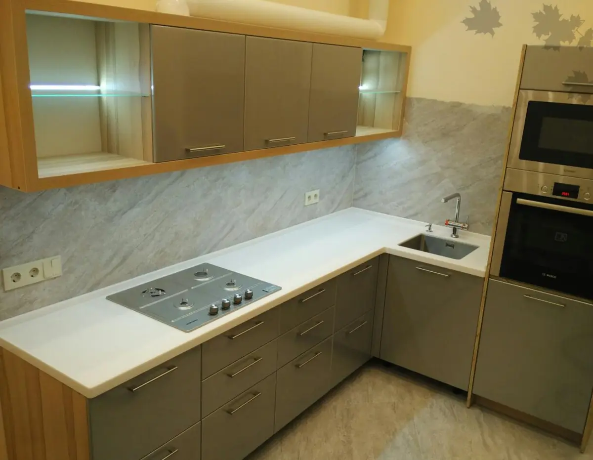 Кухонный гарнитур с декоративной подсветкой от Premier Garden 5