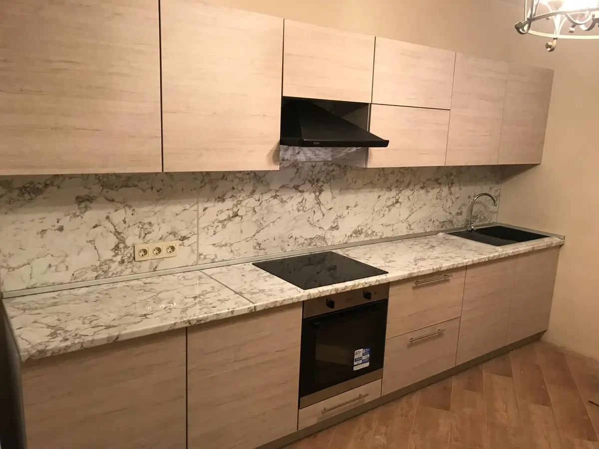 Древесная кухня с мрамором от Premier Garden  1