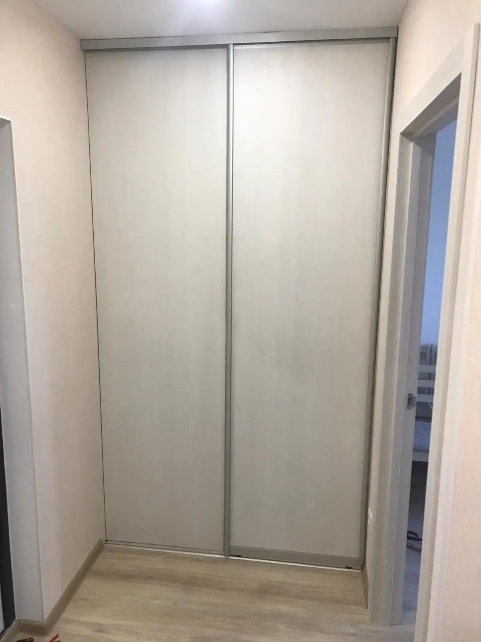 Гардероб в прихожей от Premier Garden 3