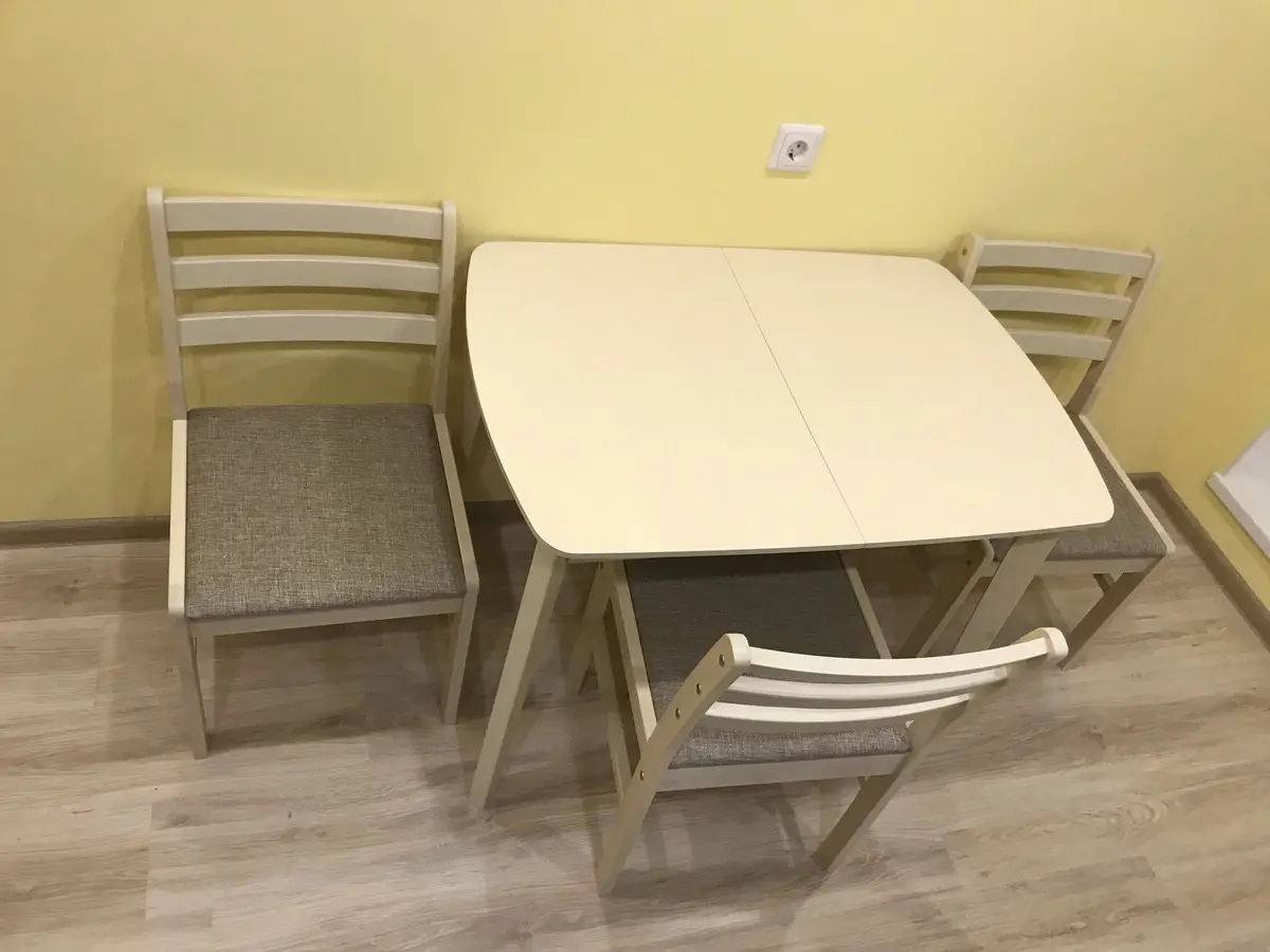 Меблировка новой квартиры от Premier Garden в светлых тонах под дерево 2