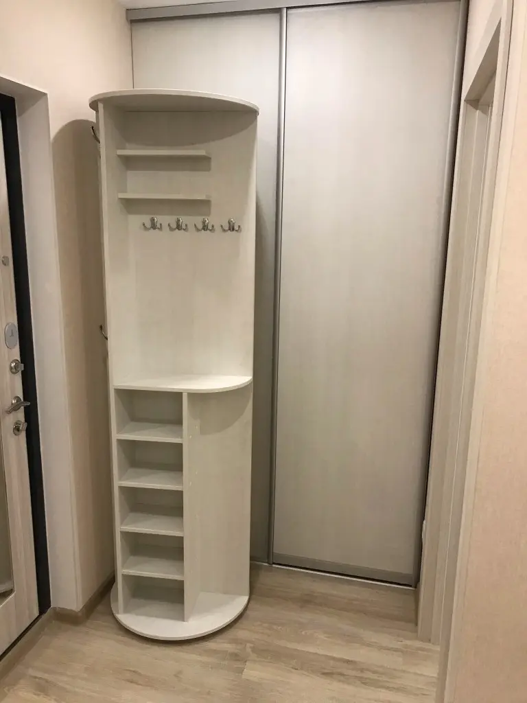 Меблировка новой квартиры от Premier Garden в светлых тонах под дерево 3