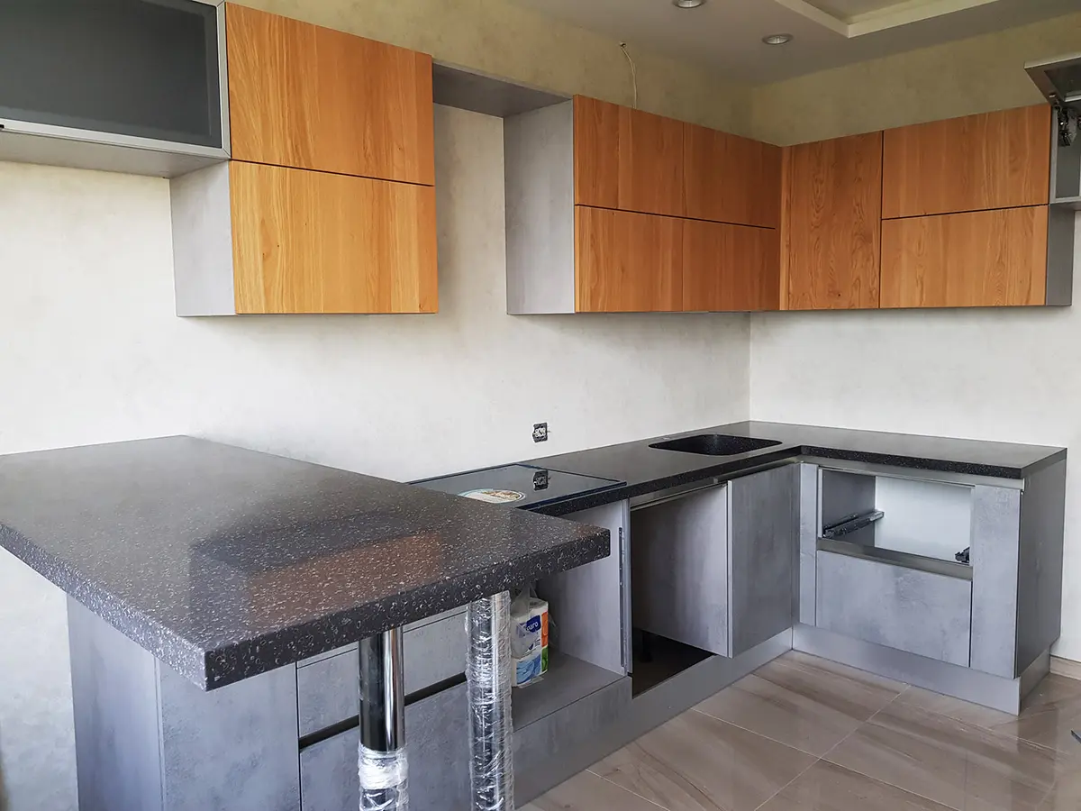 Столешница с барной стойкой из искусственного камня Staron QN287 Mosaic Nimbus  1