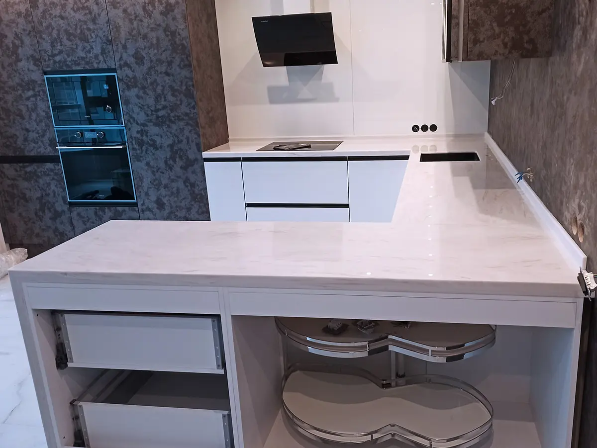 Кухонная столешница Corian с мраморной текстурой 3
