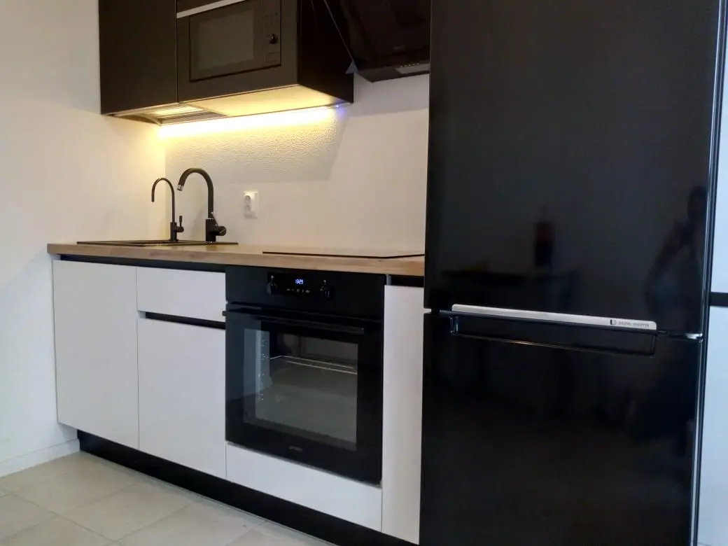Черно-белый кухонный гарнитур от Premier Garden  3
