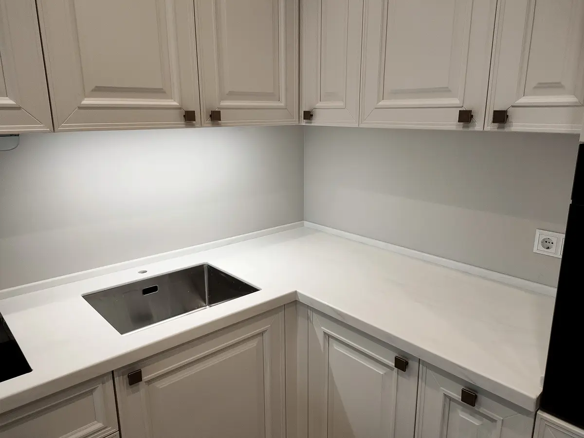 Столешница для кухни из искусственного камня Grandex Marble 3