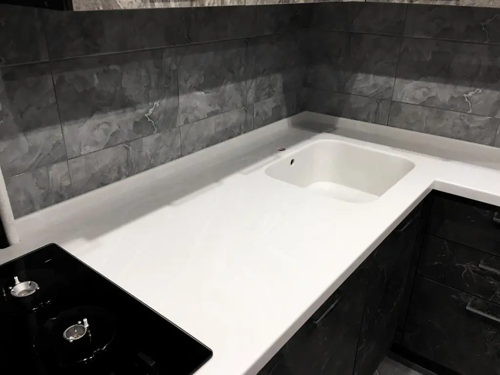 Подоконник-столешница из искусственного камня Corian 3