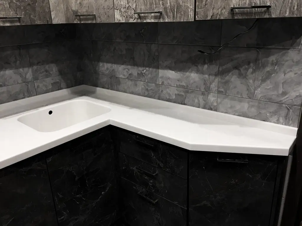 Подоконник-столешница из искусственного камня Corian 5