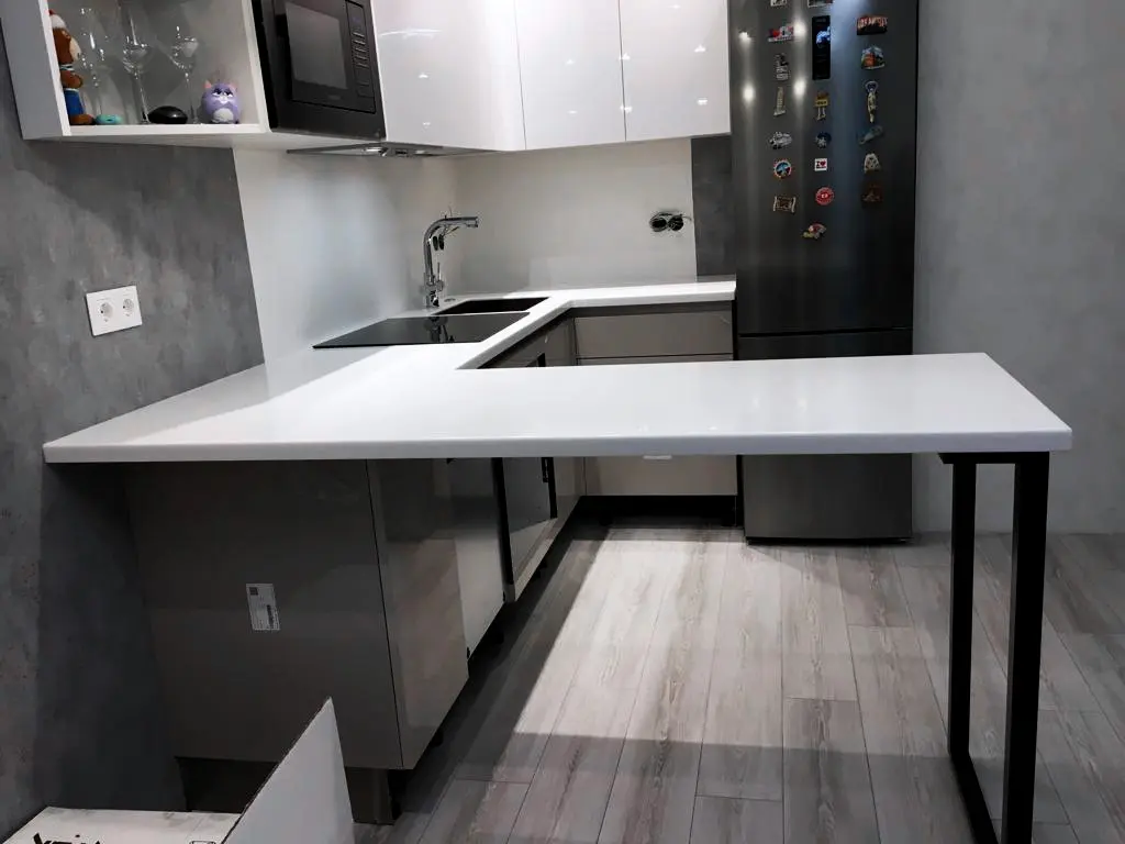 Столешница с барной стойкой из камня Grandex 1