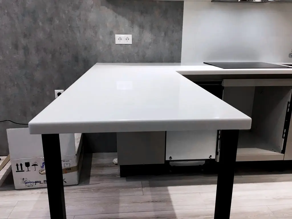 Столешница с барной стойкой из камня Grandex 2