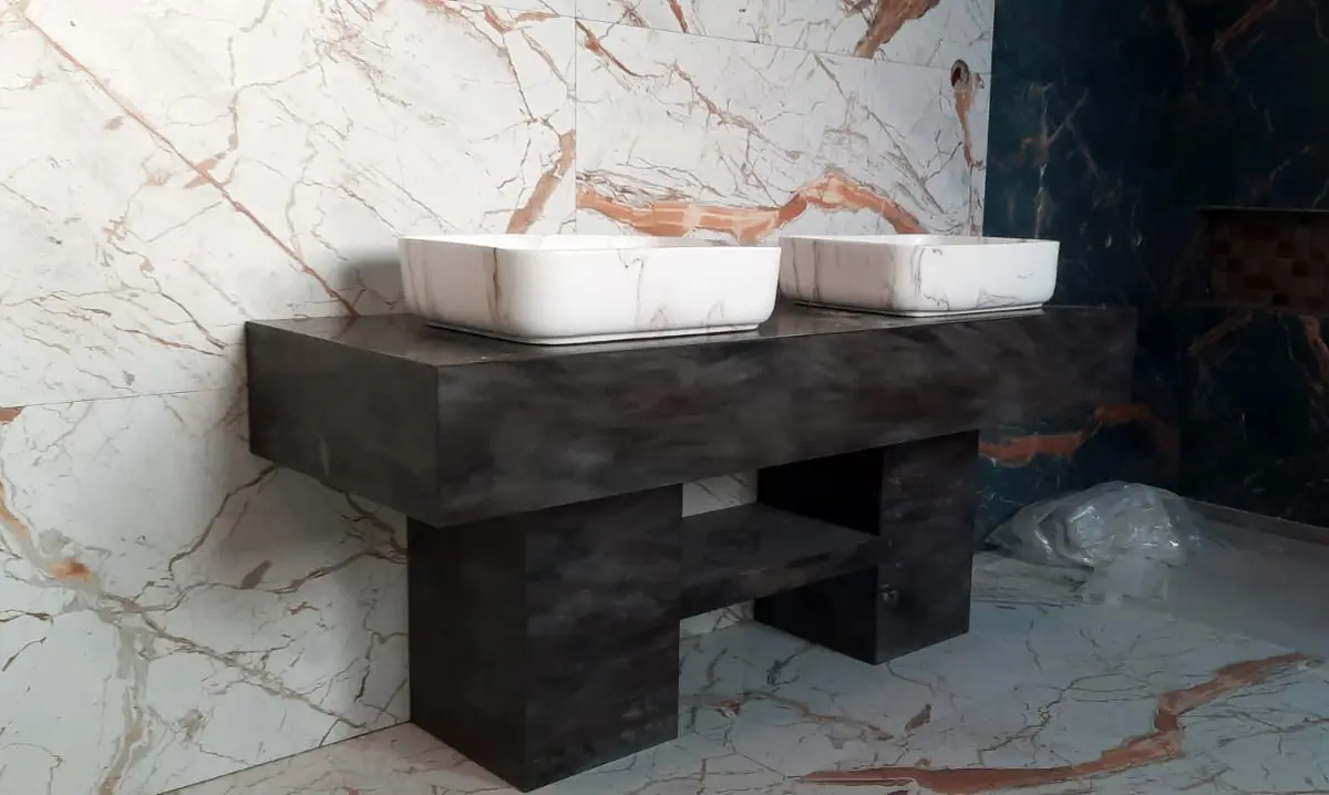 3 стола для санузлов из искусственного камня Corian 3