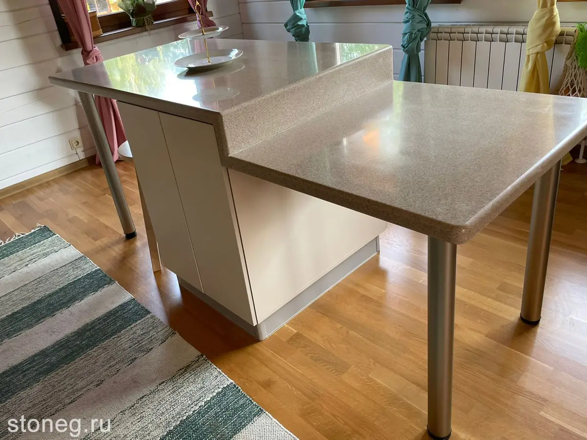 Двухуровневая столешница для кухонного острова из камня Hi-Macs  2