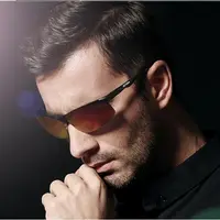 Павел	Жуков