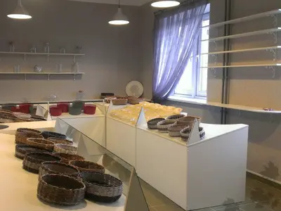 Меблировка магазина сладостей от Premier Garden