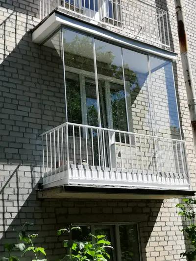 Безрамное остекление балкона в г. Пушкин 