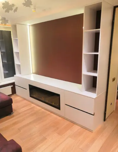 Гостиная с встроенным камином от Premier Garden