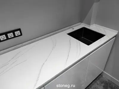 Мраморная столешница для кухни из камня Grandex