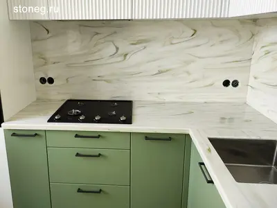Corian Onyx: столешница со стеновыми для зелёной кухни