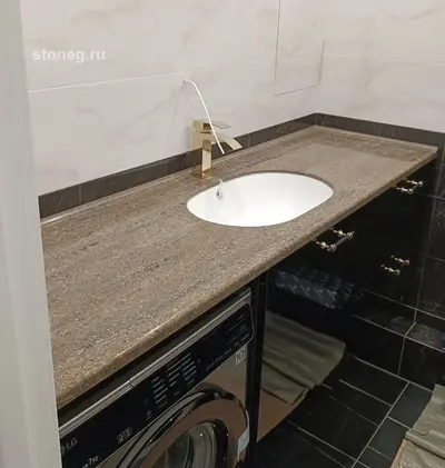 Выраженные текстуры в интерьере ванной - столешница из искусственного камня Hanex