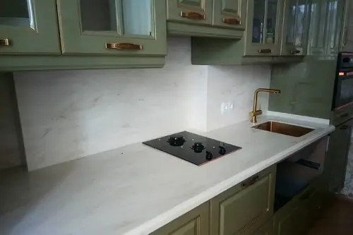Столешница с кухонным фартуком из искусственного камня Corian Sand Storm